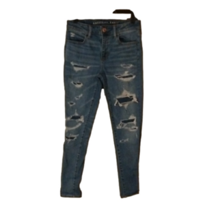 American Eagle size 4 high rise jegging crop jeans. Nicely distressed.